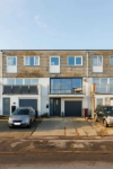 Beautifully Refurbished 4-Bed Beachside Retreat