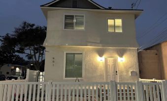 Cozy Retreat Near Downtown Perfect for Families