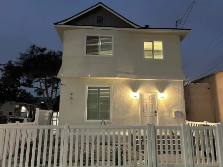 Cozy Retreat Near Downtown Perfect for Families