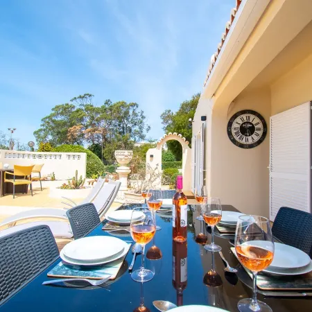 67 adm - 3 bed villa walking distance to Carvoeiro