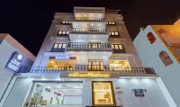 Treebo Aaravi Residency, 800 Mtrs from Promenade Beach Hotels in 