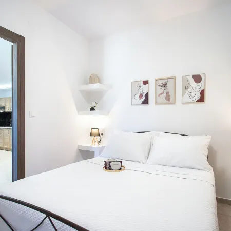 SkyFrame Apartments - Peaceful May Getaway