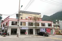 Ma Pi Leng Horizon Hostel - Tour & Motobike Rental Hotel dekat Quang Vinh Ha Giang Construction And Trading Company Limited