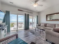 Green Dolphin - Ocean View