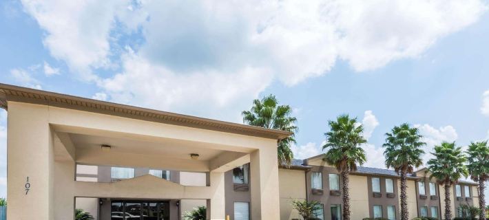 Baymont by Wyndham Iowa Lake Charles Hotels in Calcasieu Parish