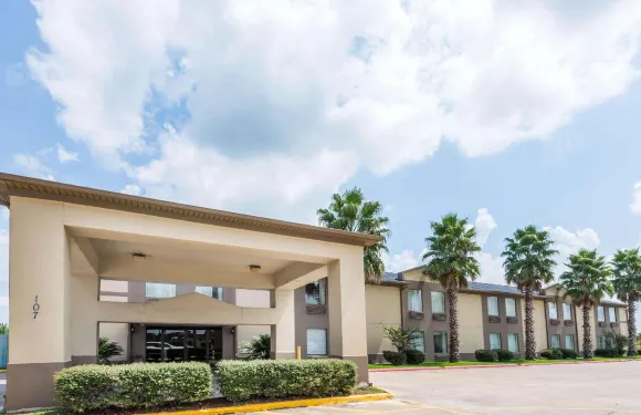 唄盟艾奧瓦萊克查爾斯酒店