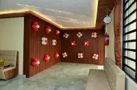 RIDHIS FAMILY RESTAURANT Hotels in Gonikoppal