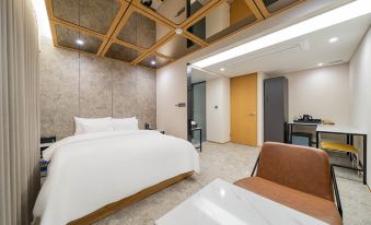 Jamsil Lounge Hotel
