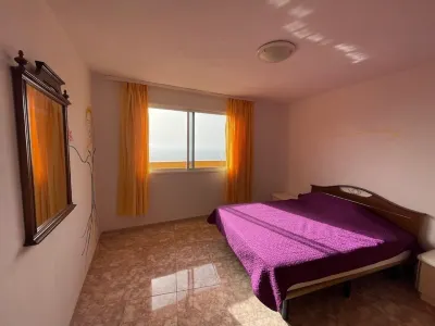 Oasis with a double panoramic view of the ocean and the mountain - Entire House Hotels near Las Hayas