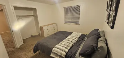 3-bedroom house in welcoming Albuquerque with WiFi, AC