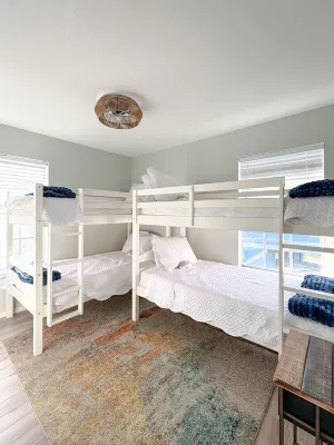 Walk to beach, restaurants, & shopping. Charming, pet-friendly 3BR bungalow.