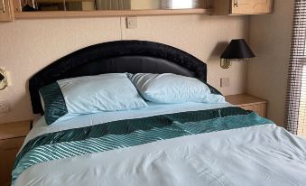 Immaculate 2-Bed Static Caravan at Monrieth