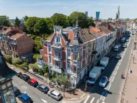 沉睡的貓里爾-古諾別墅