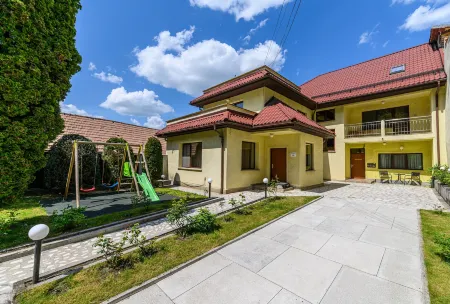 Cedrus Boutique Отели рядом с достопримечательностью «DASH»