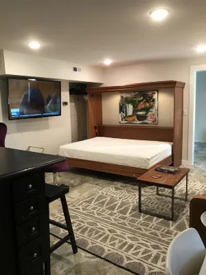 Mayberry & Main - 'The Mayberry Suite' Hotels near Mount Airy Downtown, Inc.