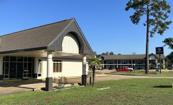 Oakwood Inn