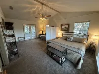 StunningHome on the Blanco River فنادق في Blanco