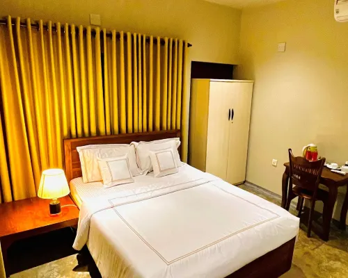Ceylon Kingsmen Garden Hotel - Katunayake Hotels in Negombo