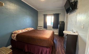 Unity Hotel - No Parking & Rooms Are Upstairs