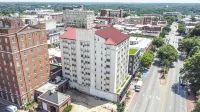 Home is Where the Arch is Across from Uga! Hotel a Athens