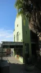 Man and Tree House - spa