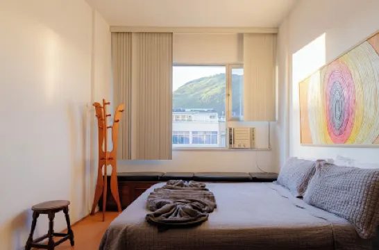 Suh Copacabana 66 Center of Copacabana Beach!