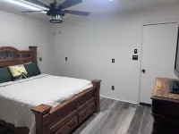 Buffalo airport Fly Inn. 2 bedroom inside a airplane hangar!