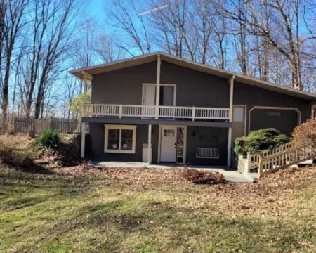 Peaceful, relaxing, family friendly, fully updated 3-bedroom house in Bellville Hotels in Bellville