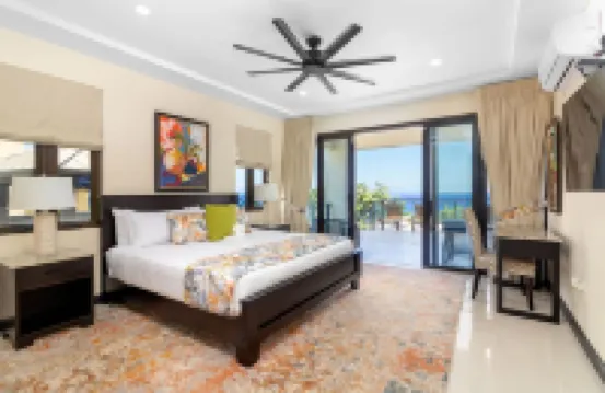 Panoramic Cliffside Luxe Villa Hotels in 