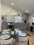 Charming 1-bedroom cottage with WiFi, AC in amazing San Antonio