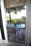 Ft Walton cozy condo w/ on-site pool. Near beaches