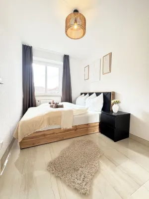 Exclusive central 50m2 apartment I balcony I WiFi I Netflix Hotels near Decathlon Hannover-Laatzen
