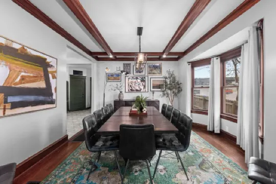 Westport Central w/ King Beds Mins to 39th St and Plaza