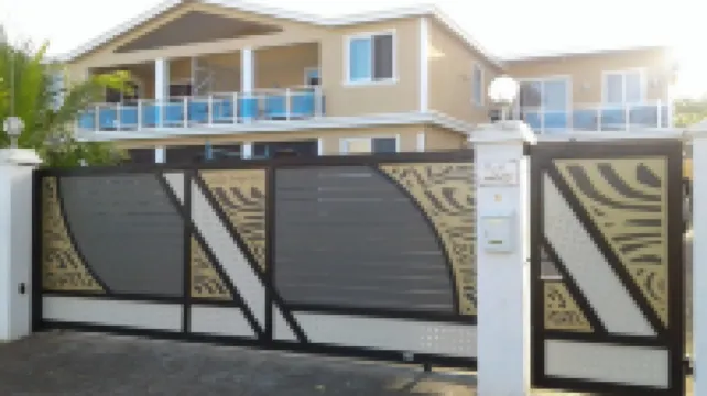 VANILLA" ACCOMMODATION WITH SWIMMING POOL فنادق في 