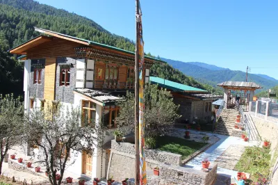 Om Amriti Hotels in 