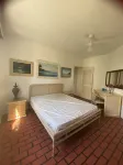 1 block from the beach, Excellent area, comfortable for 6 people