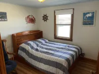 Cozy Waterfront Cottage Hotels near T.J. Maxx