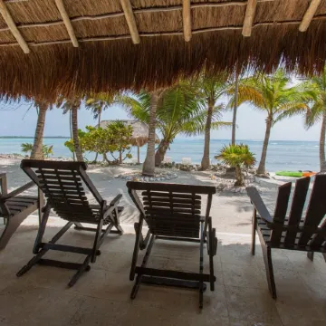 Beachfront Villa with pool & waterfall: Gorgeous sandy beach