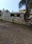 4Br, 5Bath, 5 minutes to Beach AC Home