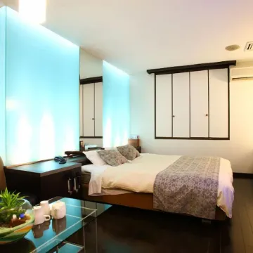 HOTEL SOLA  – Adults Only