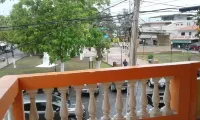 Apartment with King bed in the center, sugar city! Hotels in 