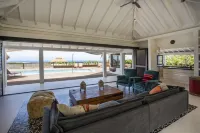 Amazing 360 Views over the Caribbean Sea, 12 Guests and Private Pool