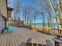 6 bedroom Cottage in Manistee on Lake Michigan. Stairs to private beach