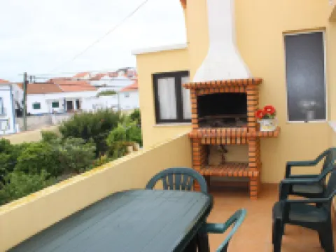 Apartment fully equipped with big balcony and barbeque, up to 5 adults Hotels in Ferrel