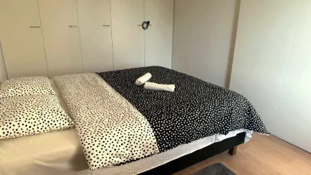 Cozy 2 Bedroom Apartment in Central Espoo, Close to Matinkylä Metro Station Отели рядом с достопримечательностью «Aalto University School of Chemical Engineering»