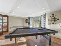 Spacious, Luxury, Picturesque "Mountain High Manor"- Ski Resort Town! Hotels in Wrightwood