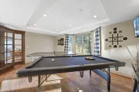 Spacious, Luxury, Picturesque "Mountain High Manor"- Ski Resort Town!