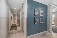 Downtown Sub Penthouse W City Views