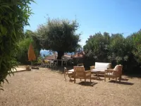 For six people, 1st floor of villa, sea view apartment of 80m2