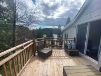 Chalet Spacieux Lac des Sables Hotels in Sainte-Agathe-des-Monts